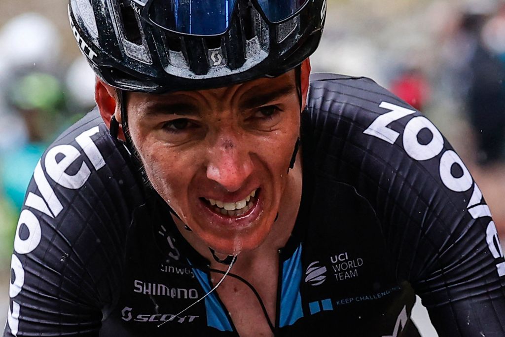 La decepción de Bardet por la etapa del Giro de Italia casi perdida eclipsa la victoria en la general