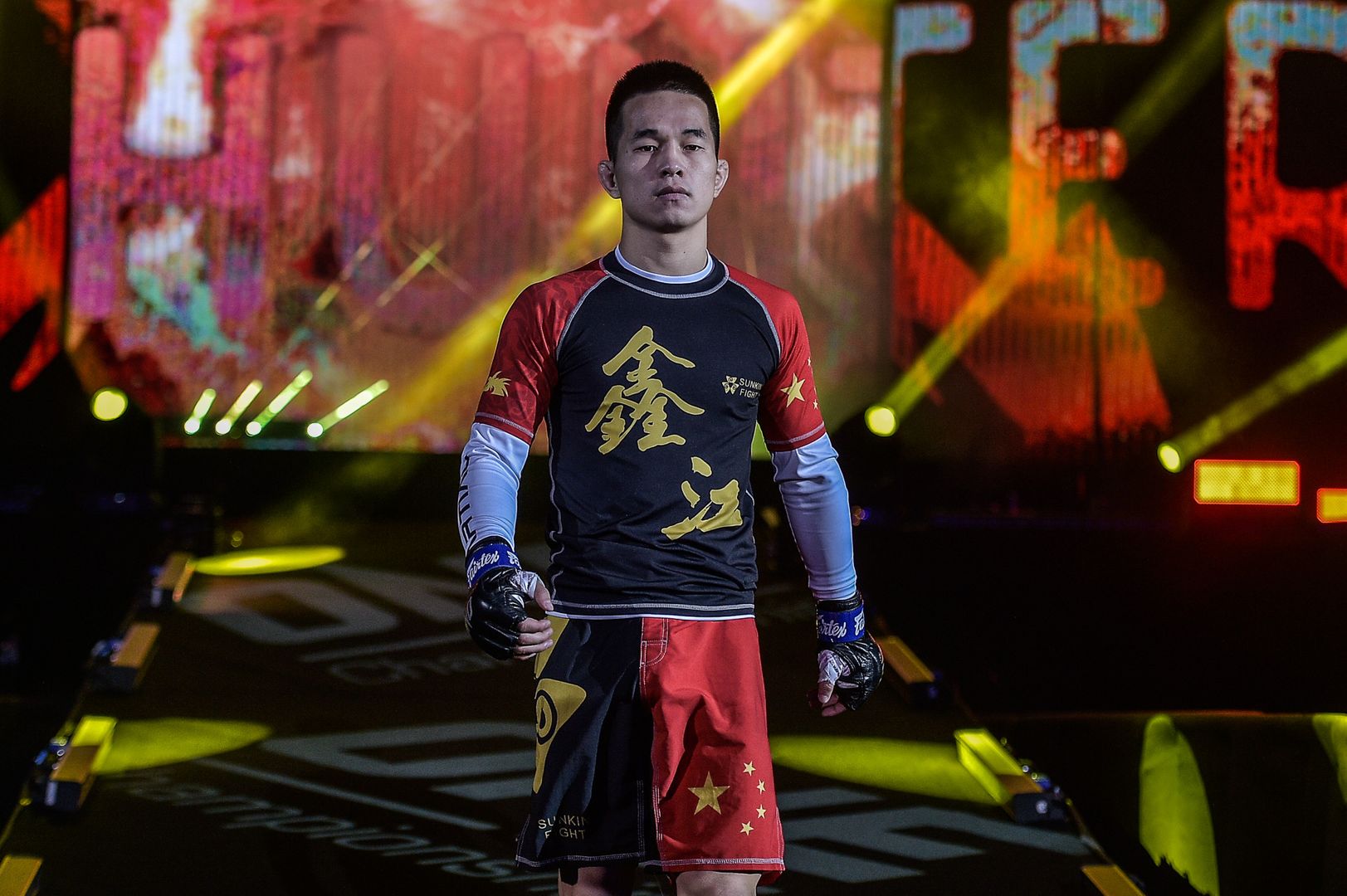 Las estrellas de MMA Xie Wei y Chan Rothana pelean en ONE: COLLISION COURSE