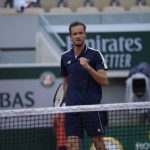 ATP Roland Garros: Daniil Medvedev supera a Cristian Garin para mantenerse en el rumbo No. 1 del mundo