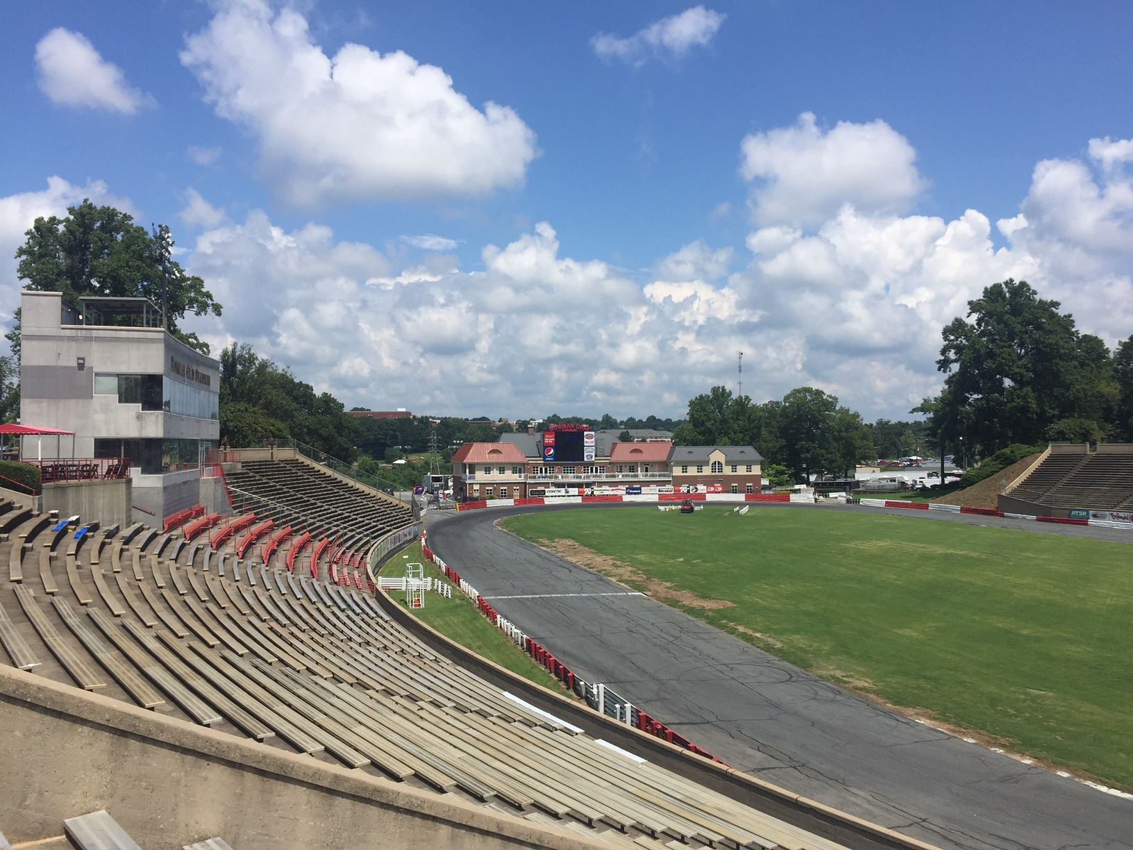 El estadio Bowman Gray se disculpa por el incidente de la bandera confederada