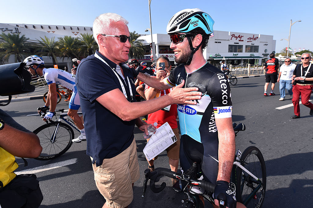 Lefevere duda de la gravedad del problema de rodilla que mantuvo a Sam Bennett fuera del equipo del Tour de Francia