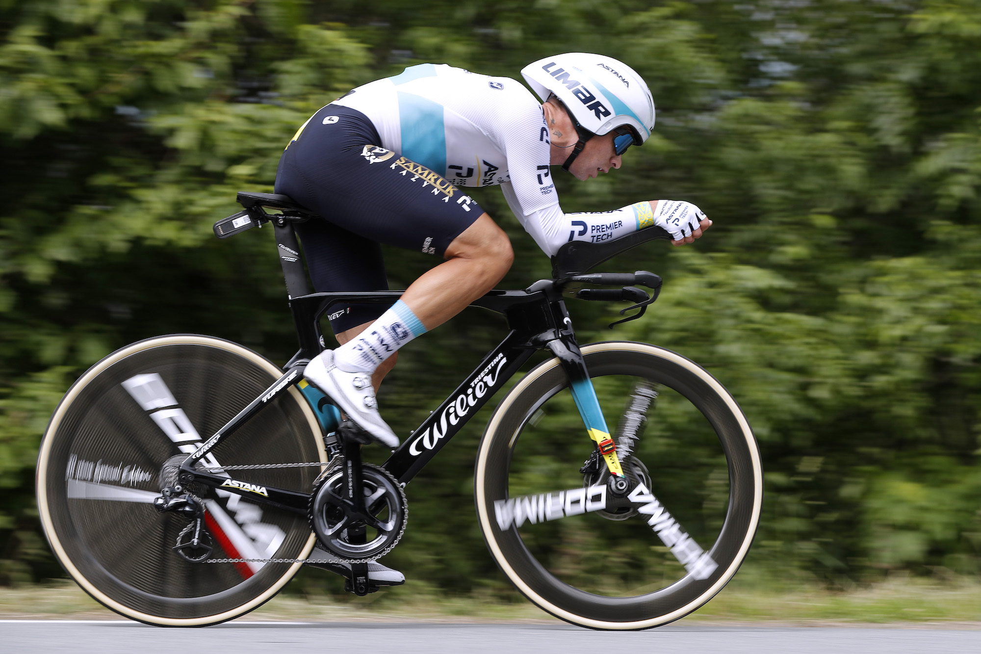 Lukas Pöstlberger se aferra al liderato del Critérium du Dauphiné en la cuarta etapa de la contrarreloj y Lutsenko gana