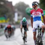 Mathieu van der Poel recupera la brecha en la subida para llevarse la victoria de etapa del Tour de Suisse