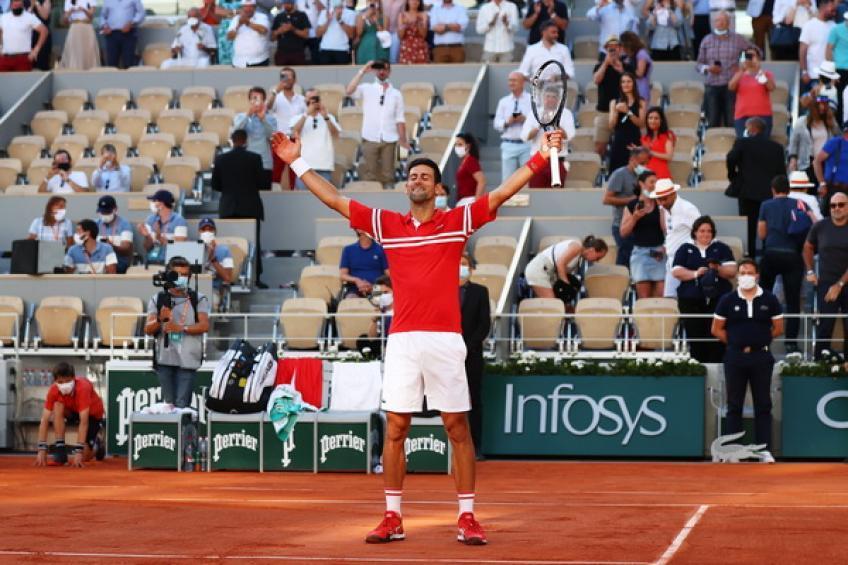 'Novak Djokovic se vuelve un poco retorcido a veces en la cancha, pero ...', dice la leyenda australiana