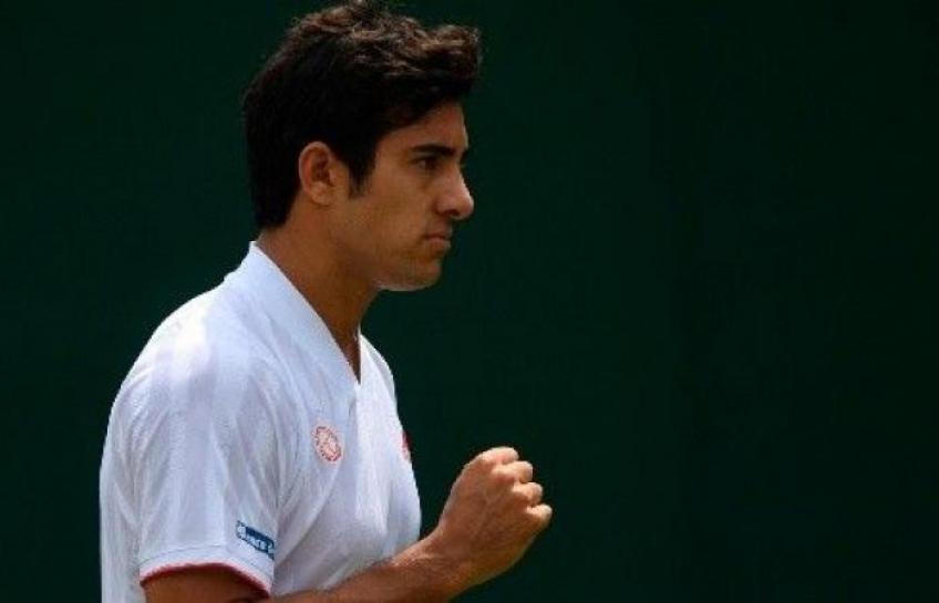 Cristian Garin reacciona ante el enfrentamiento de Novak Djokovic en Wimbledon