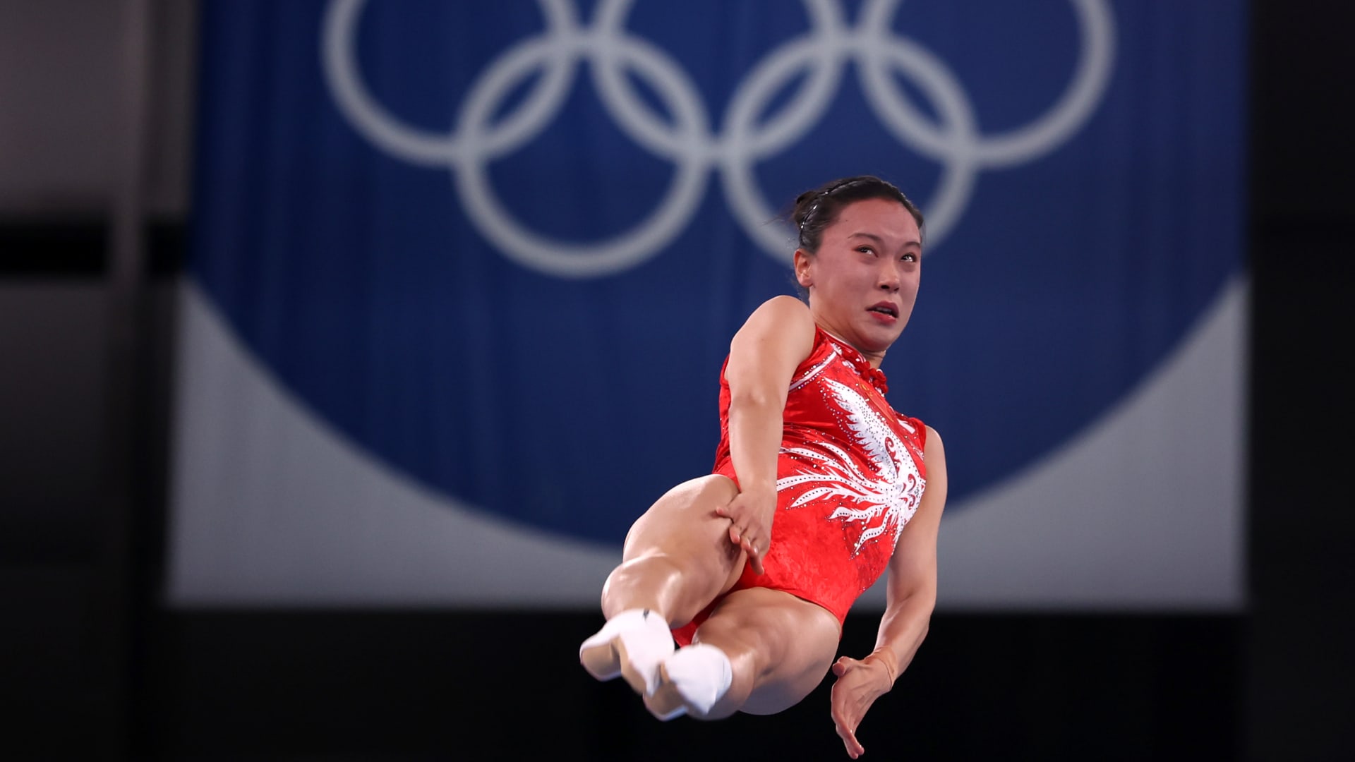ZHU Xueying gana el oro en gimnasia de trampolín femenino