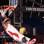 TOKIO, JAPÓN - 25 DE JULIO: Ira Brown del Team Japan slam mates durante el partido de la Ronda de Pool Masculino entre Japón y Holanda en el segundo día de los Juegos Olímpicos de Tokio 2020 en Aomi Urban Sports Park el 25 de julio de 2021 en Tokio, Japón.  (Foto de Christian Petersen / Getty Images)