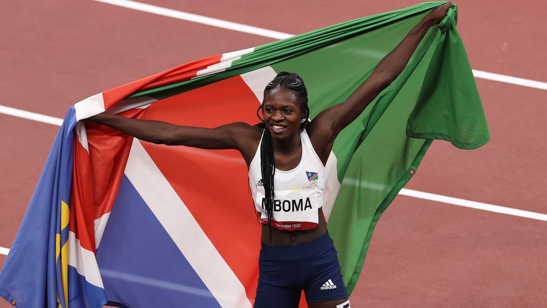 Christine Mboma de Namibia se lleva el título mundial Sub-20 de los 200 metros