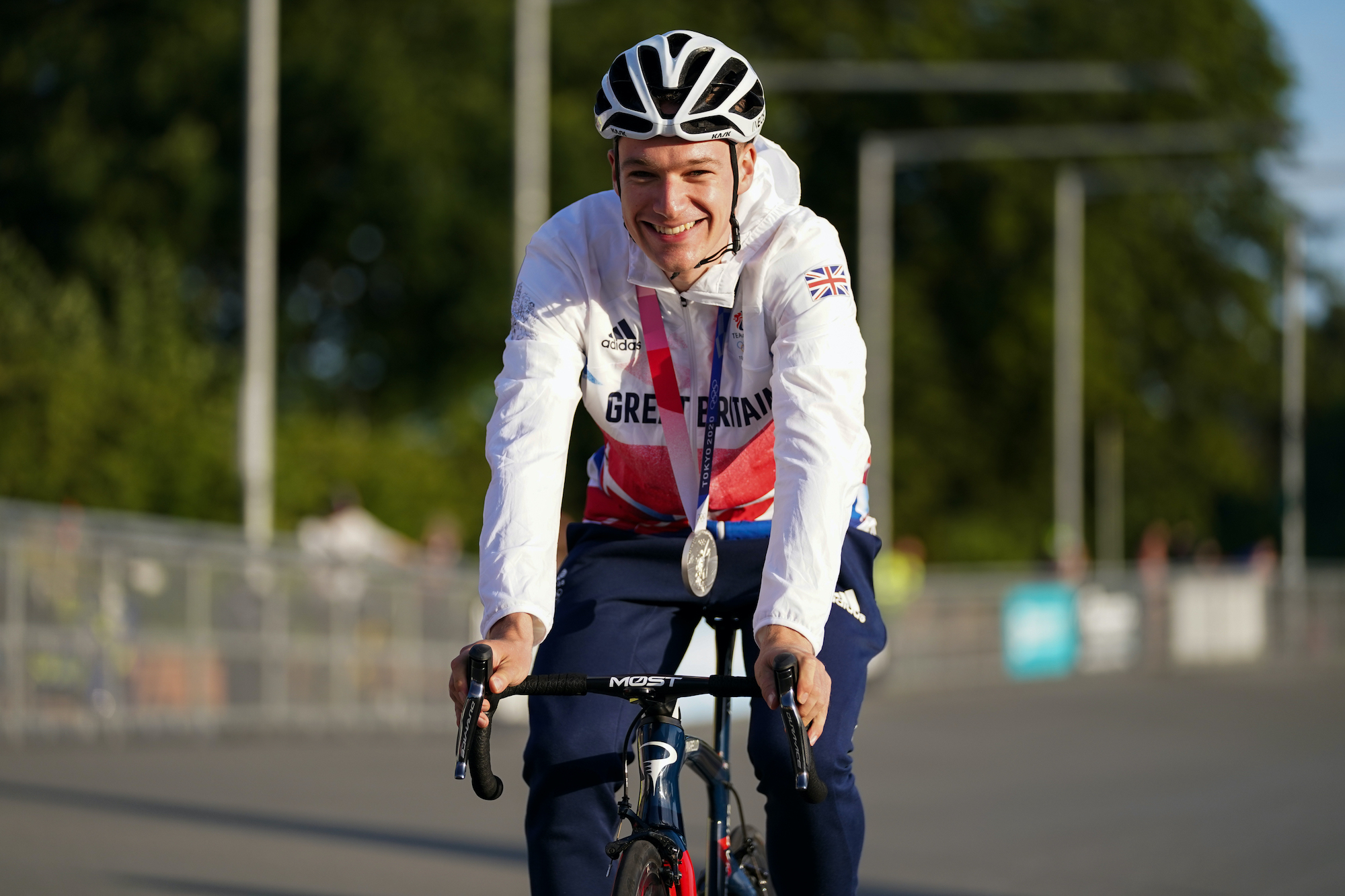 Ethan Hayter gana su sexta carrera profesional dos semanas después de la medalla olímpica en Tokio