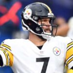 Ben Roethlisberger lanza un pase.