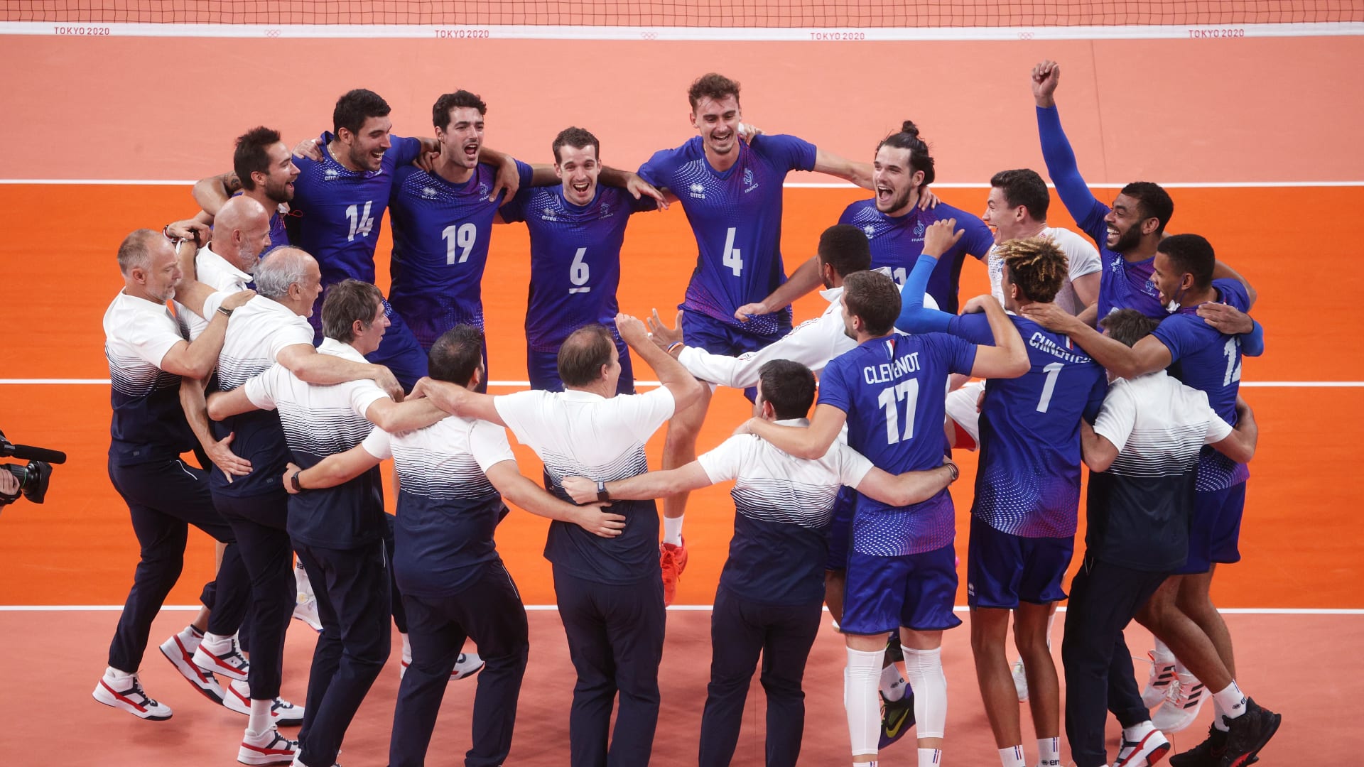 Francia gana la primera medalla olímpica de voleibol en thriller