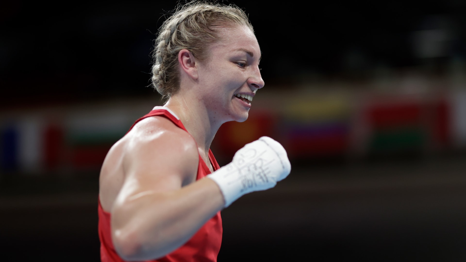 Golden Lauren Price gana la sexta medalla de boxeo de Gran Bretaña