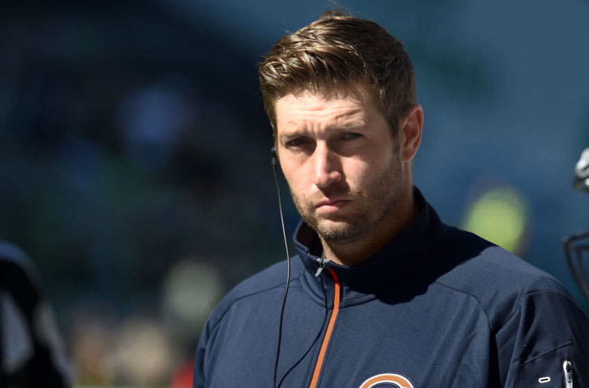 SEATTLE, WA - 27 DE SEPTIEMBRE: El mariscal de campo Jay Cutler # 6 de los Chicago Bears mira desde el banquillo durante el segundo cuarto del juego contra los Seattle Seahawks en el CenturyLink Field el 27 de septiembre de 2015 en Seattle, Washington.  (Foto de Steve Dykes / Getty Images)