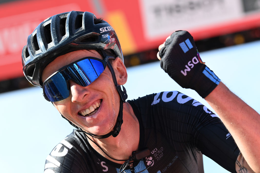 Bardet llega renovado y en forma al Campeonato de Europa tras la exitosa Vuelta a España