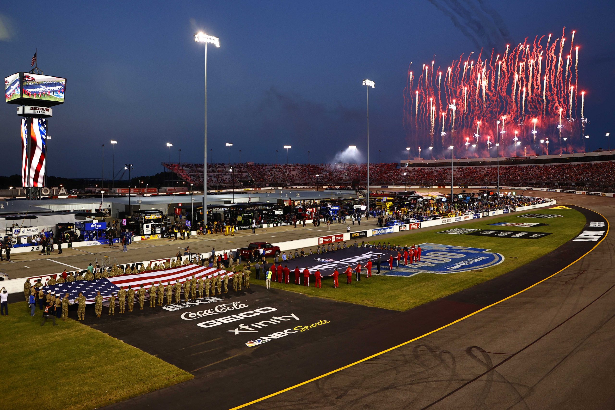 Carrera de NASCAR en Richmond Raceway (Video)