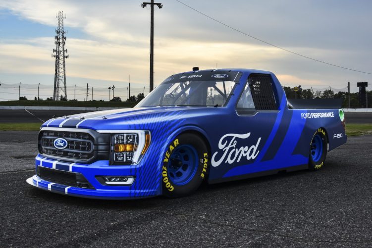 Ford Performance presenta la Ford F-150 2022 para la competencia NASCAR Camping World Truck Series