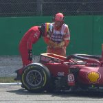 Hamilton es el más rápido en la FP2 cuando Sainz sufre una fuerte caída