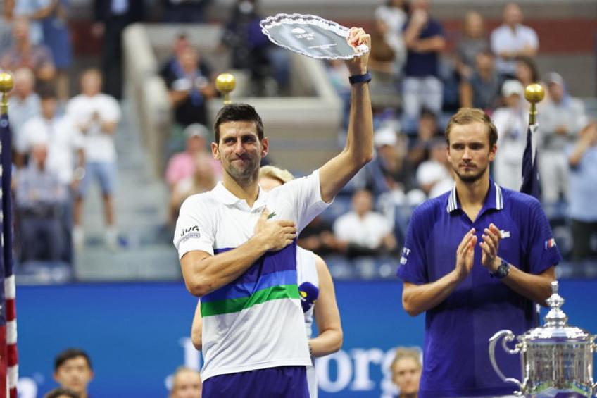 Novak Djokovic sigue a Rafael Nadal, Roger Federer en el hito del ranking