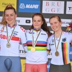 Un asunto familiar para la 'decepcionada' Zoe Bäckstedt en el Campeonato del Mundo, cuando la joven de 16 años se lleva la primera medalla de GB