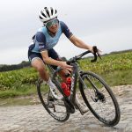 Lizzie Deignan solos desde el primer sector adoquinado hasta el último en ganar la París-Roubaix femenina inaugural