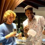 Stefanos Tsitsipas: Giannis Antetokounmpo tiene que ser el próximo James Bond