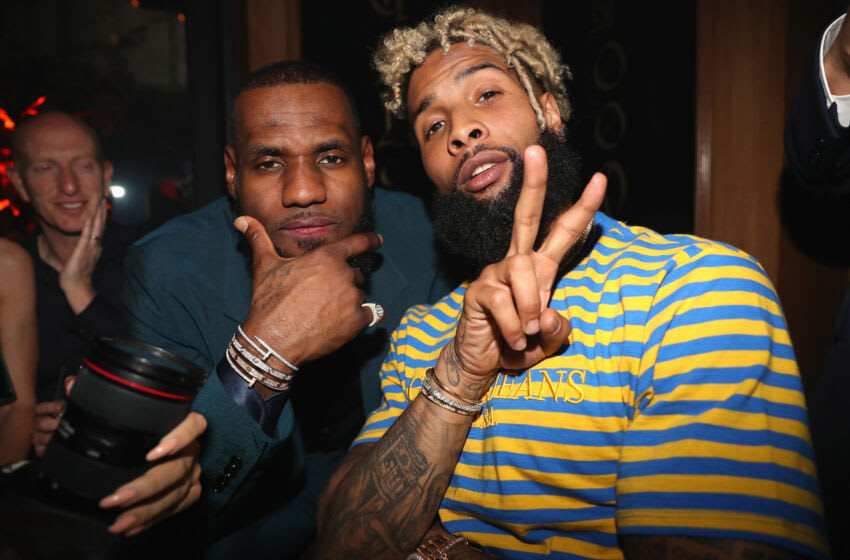 LOS ANGELES, CA - 17 de febrero: LeBron James (L) y Odell Beckham Jr. asisten como Remy Martin presenta Beats Party el 17 de febrero de 2018 en Los Angeles, California.  (Foto de Johnny Nunez / Getty Images para Remy Martin)