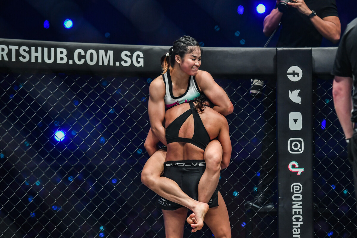 Imágenes de la pelea de MMA entre Stamp Fairtex y Ritu Phogat en ONE: WINTER WARRIORS