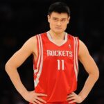 La ex estrella de la NBA Yao Ming habla sobre la debacle de la visa de Novak Djokovic