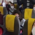 Imagen de la plantilla del Barça en uno de los desplazamientos en avión