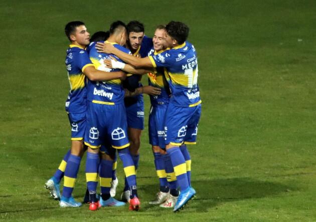 Everton consiguió su primer triunfo tras vencer a Coquimbo » Prensafútbol