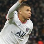 Kylian Mbappé celebra con el PSG ante el Rennes