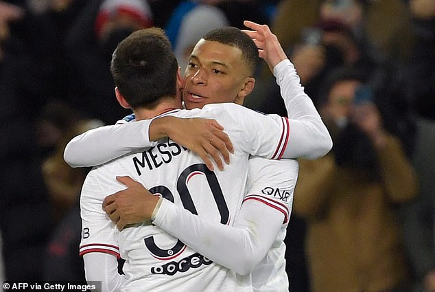 El líder desbocado, Paris St Germain, llegó tarde para vencer a Rennes 1-0 en la Ligue 1 el viernes por la noche.