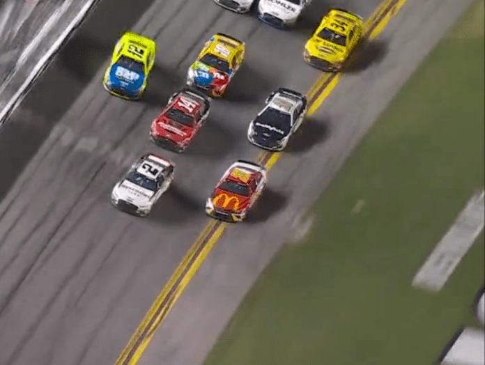 Video: Austin Cindric frena a Bubba Wallace y Ryan Blaney para la victoria en las 500 Millas de Daytona en la octava salida