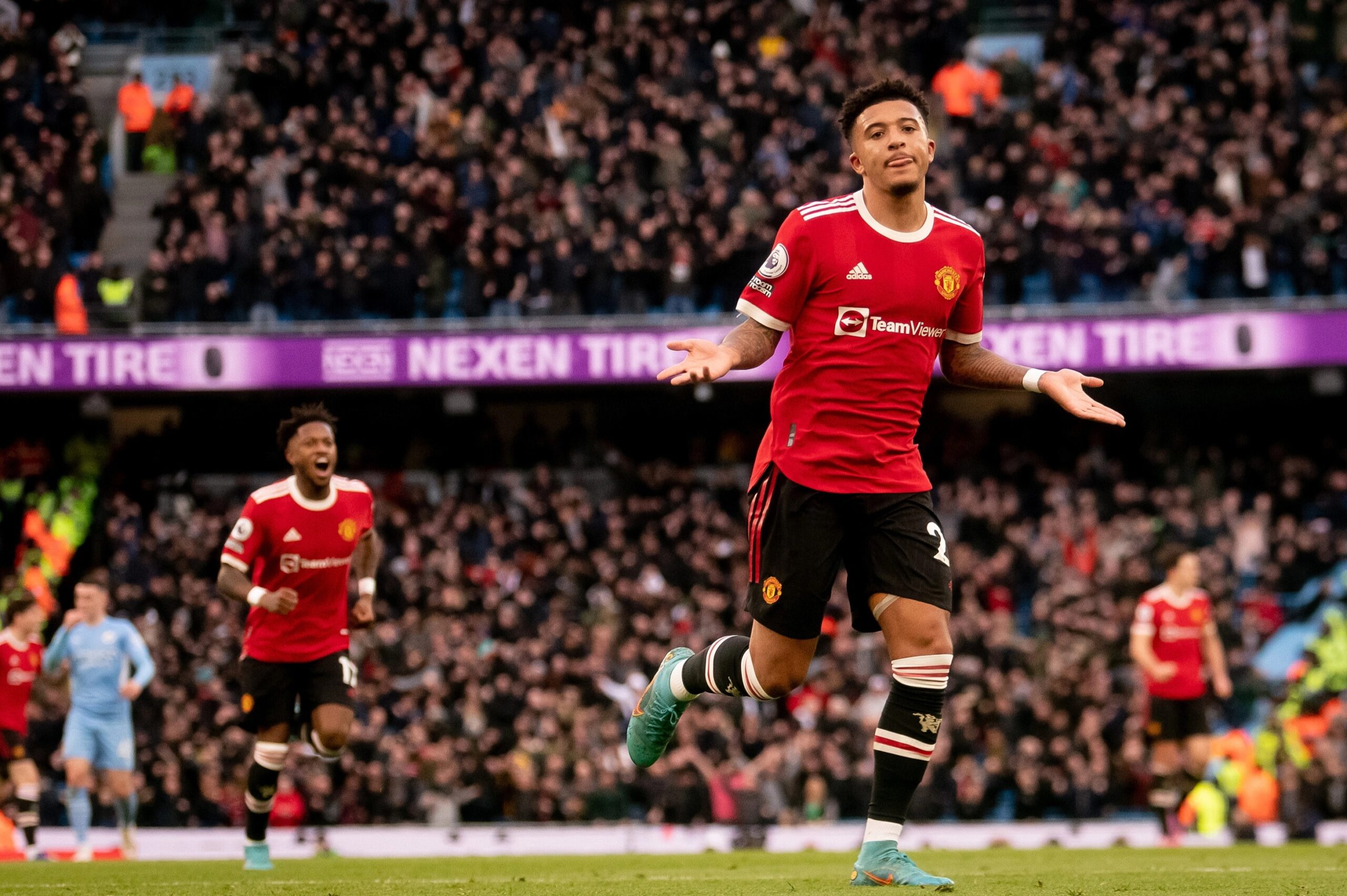 Jadon Sancho festejó un gol fantástico contra el Manchester City, pero el United fue cortado por sus rivales en una derrota por 4-1.