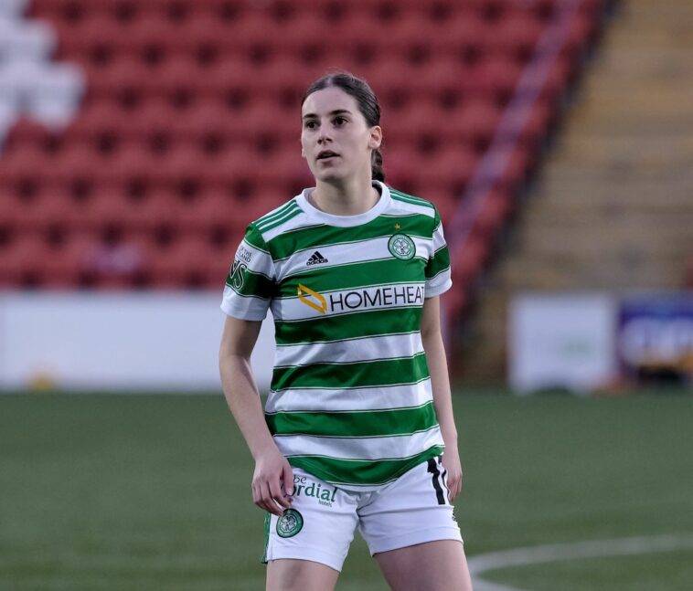 Clarissa Larisey, de Celtic FC Women, consiguió el gol inicial contra Hibs
