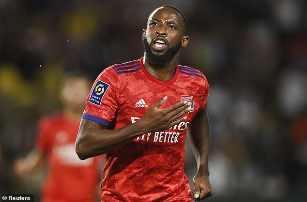 Man United está monitoreando al delantero del Lyon Moussa Dembele mientras buscan revitalizar su ataque