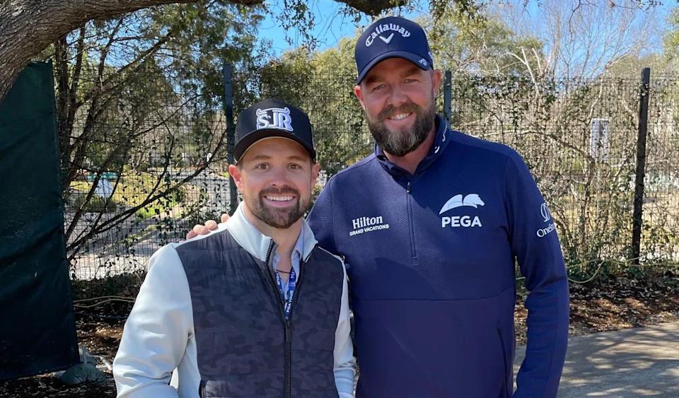 El piloto de NASCAR Ricky Stenhouse Jr. ama el golf, pero su 'conducción' necesita algo de trabajo