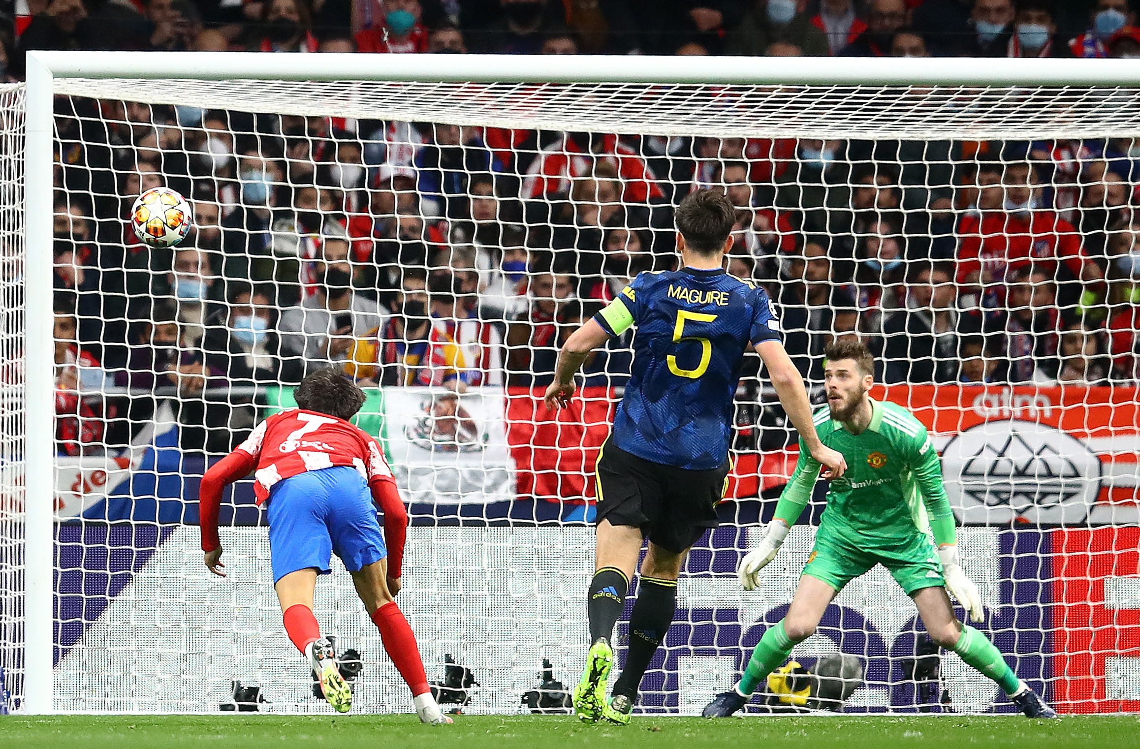 Los fanáticos de Man Utd criticaron a Harry Maguire después de que Joao Félix anotó en el minuto 8 para el Atlético de Madrid.