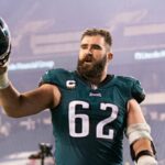 Jason Kelce anuncia el regreso de los Eagles con un divertido video