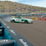 Video: Chase Elliott hace un trompo para mostrar precaución al final de la carrera en Phoenix