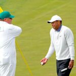 Tiger Woods reacciona a su putt en el green 15 durante la tercera ronda del torneo de golf The Masters.