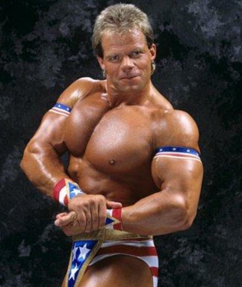 El físico de la leyenda de WWE y WCW Lex Luger fue la envidia de muchos en la década de 1990