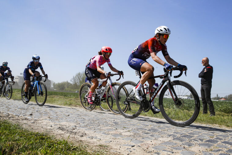 La última mujer en casa Katie Clouse saborea 'un día para recordar' en la Paris-Roubaix