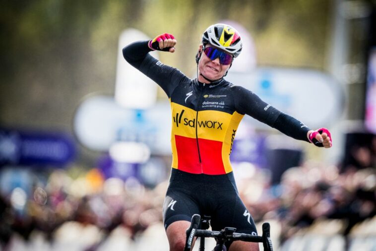 Lotte Kopecky: En la París-Roubaix nunca puedes rendirte