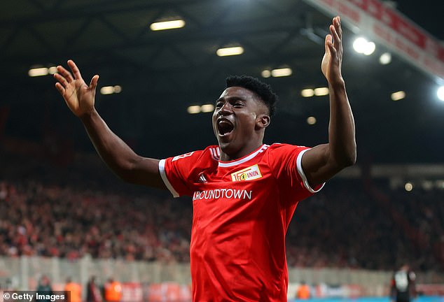 Union Berlin 'fijó un precio inicial de £ 21 millones' para el delantero Taiwo Awoniyi este verano