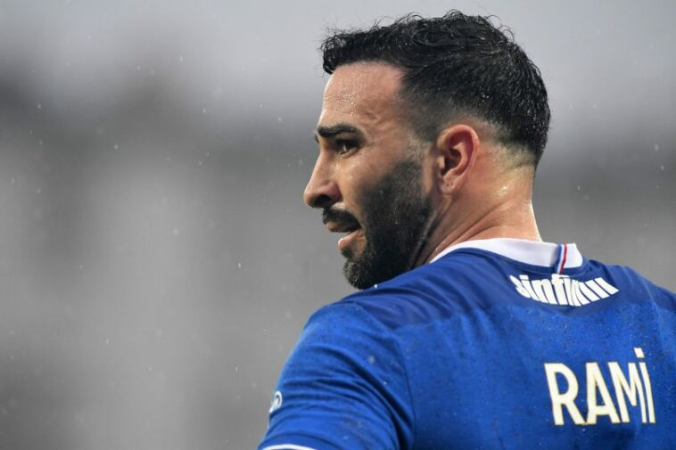 Adil Rami le dice a Thierry Henry que le cuesta demasiado a la FIFA