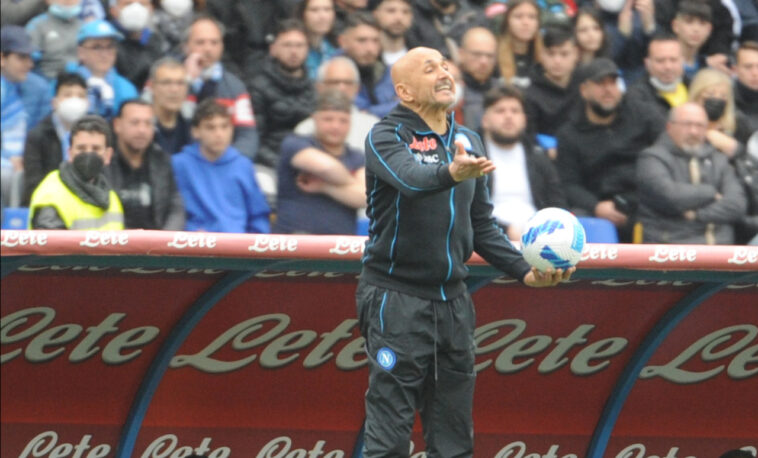 Aficionados del Napoli colocaron pancarta anti-Spalletti afuera del estadio: Fuera