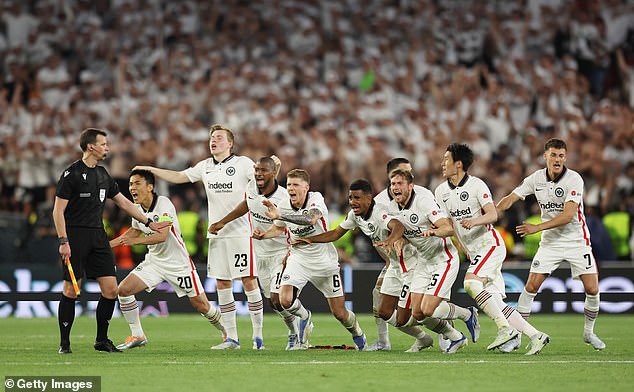 Eintracht Frankfurt se coronó campeón de la Europa League con una victoria en la tanda de penaltis
