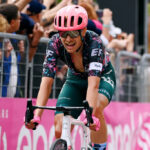 Cuarto en la apertura del Giro de Italia, un impulso moral para Cort
