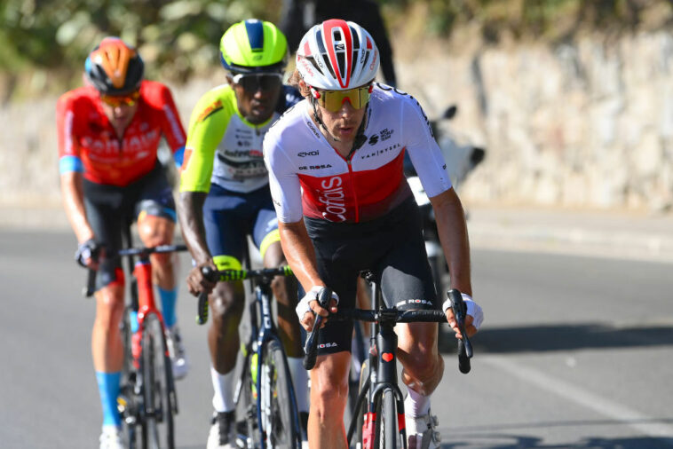 El desafío del Giro de Italia de Guillaume Martin vuelve a florecer a la sombra del Vesubio